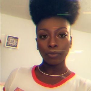 Meet your Posher, Maya